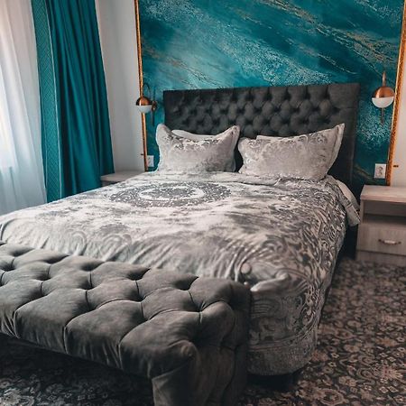 Suru Hotel & Restaurant Buşteni Zewnętrze zdjęcie