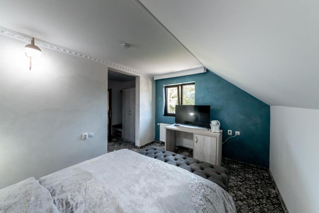 Suru Hotel & Restaurant Buşteni Zewnętrze zdjęcie