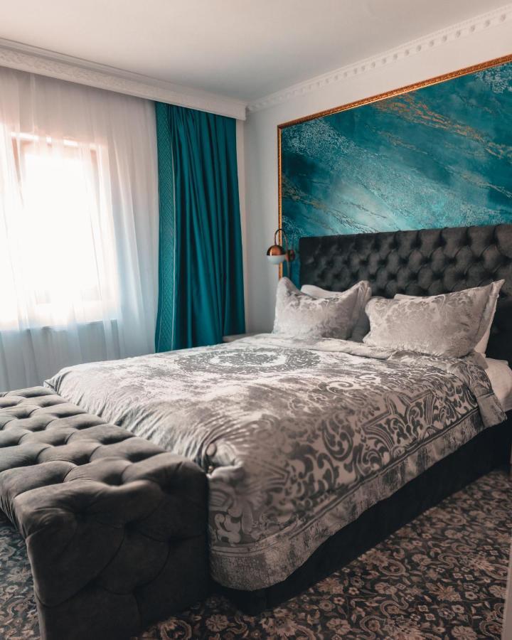 Suru Hotel & Restaurant Buşteni Zewnętrze zdjęcie