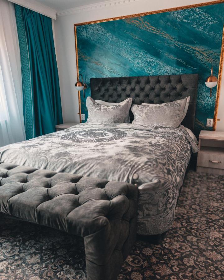 Suru Hotel & Restaurant Buşteni Zewnętrze zdjęcie